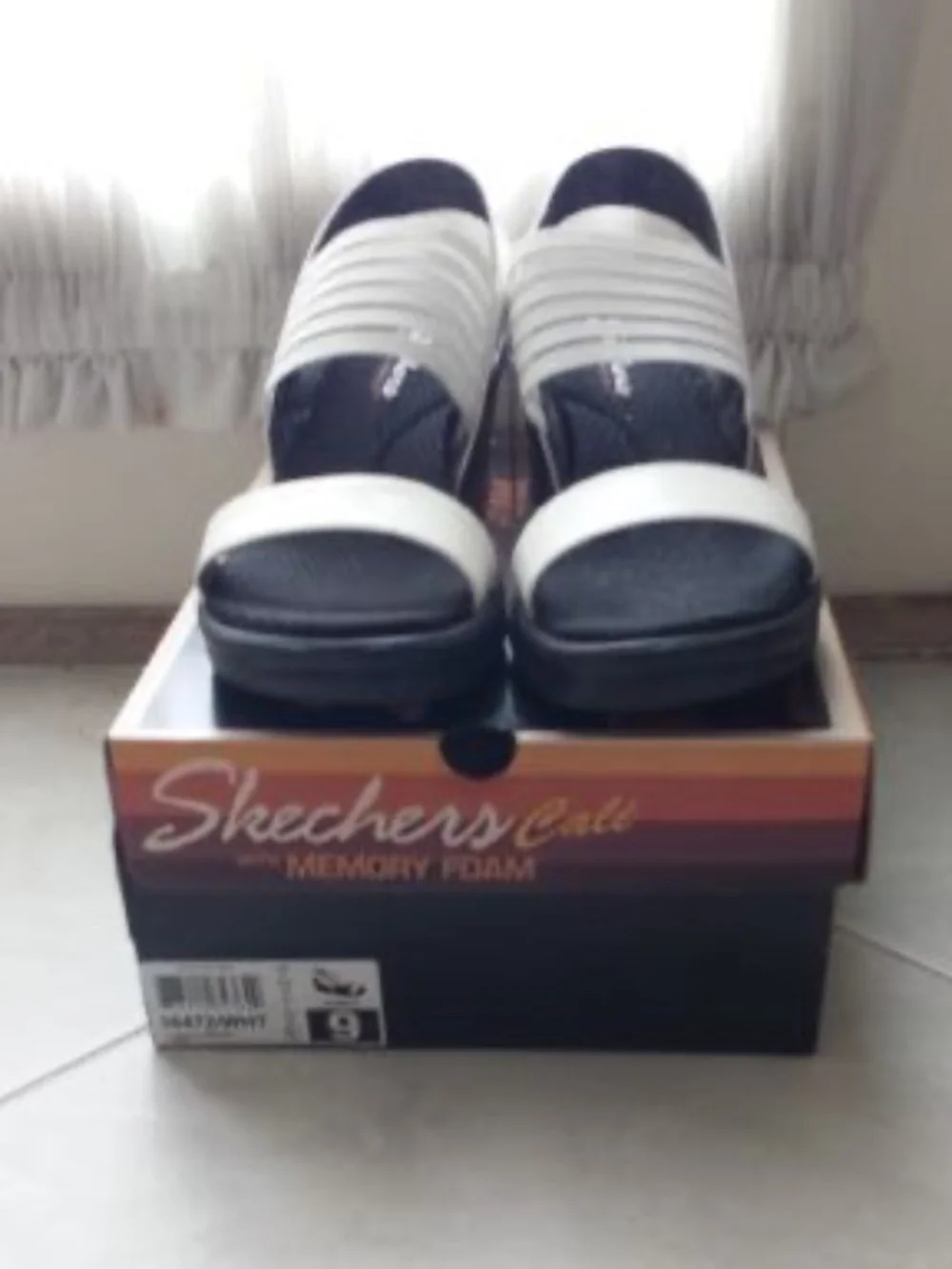 NWT Sketchers white wedges